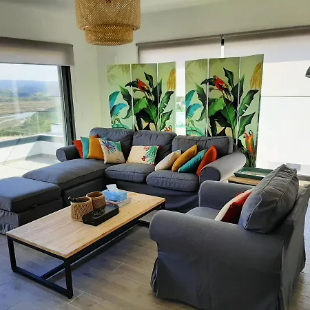 Cairnvillas - Solar C37 Luxury With Swimming Pool Near